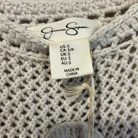 Jessica Simpson Beige crocheted sweater tank top size small - Picture 4 of 6
